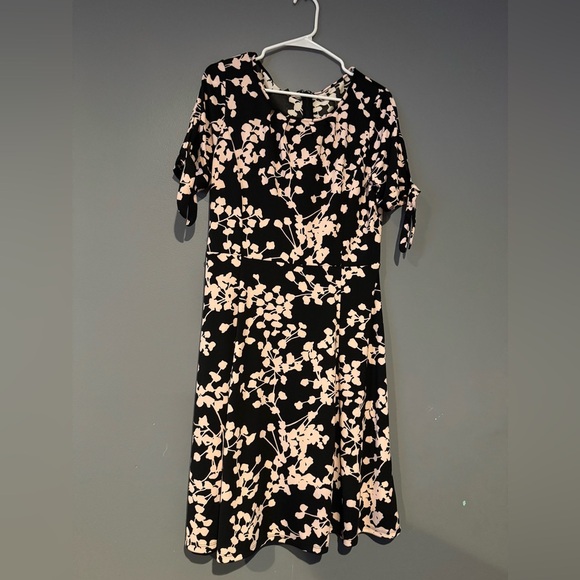 Talbots Black and White A-Line Midi Dress with Flutter Sleeves - Picture 6 of 8